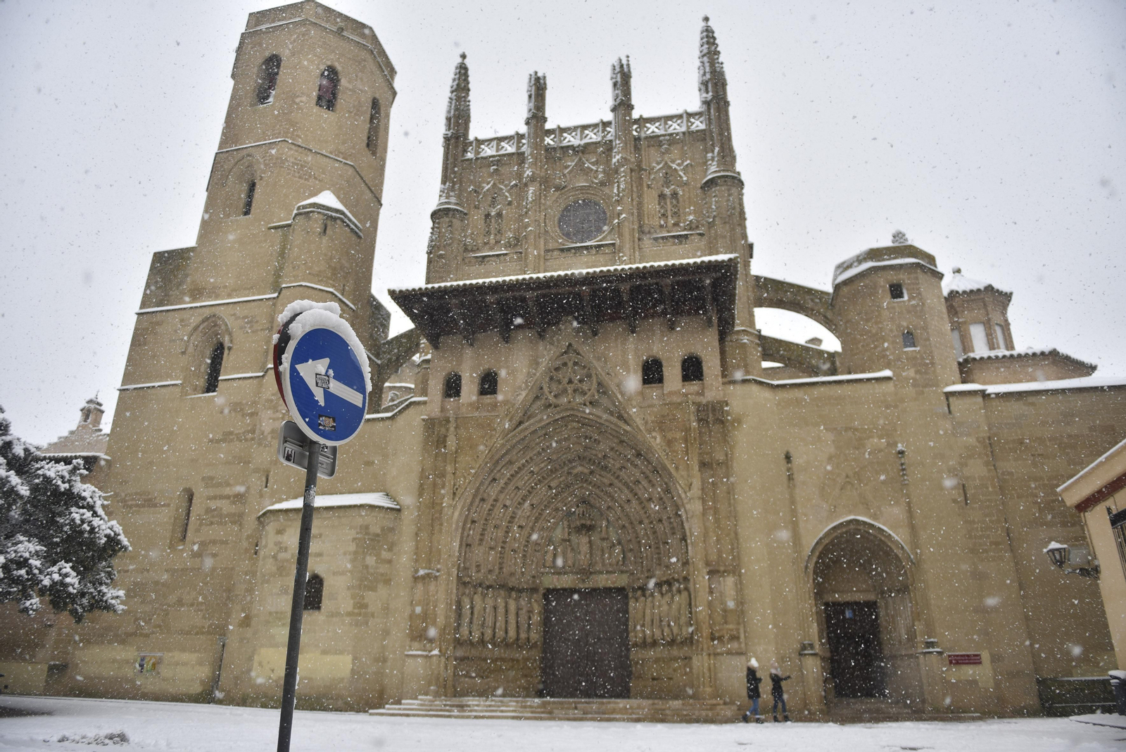 El segundo día del temporal 'Filomena' en imágenes: más nieve y caos