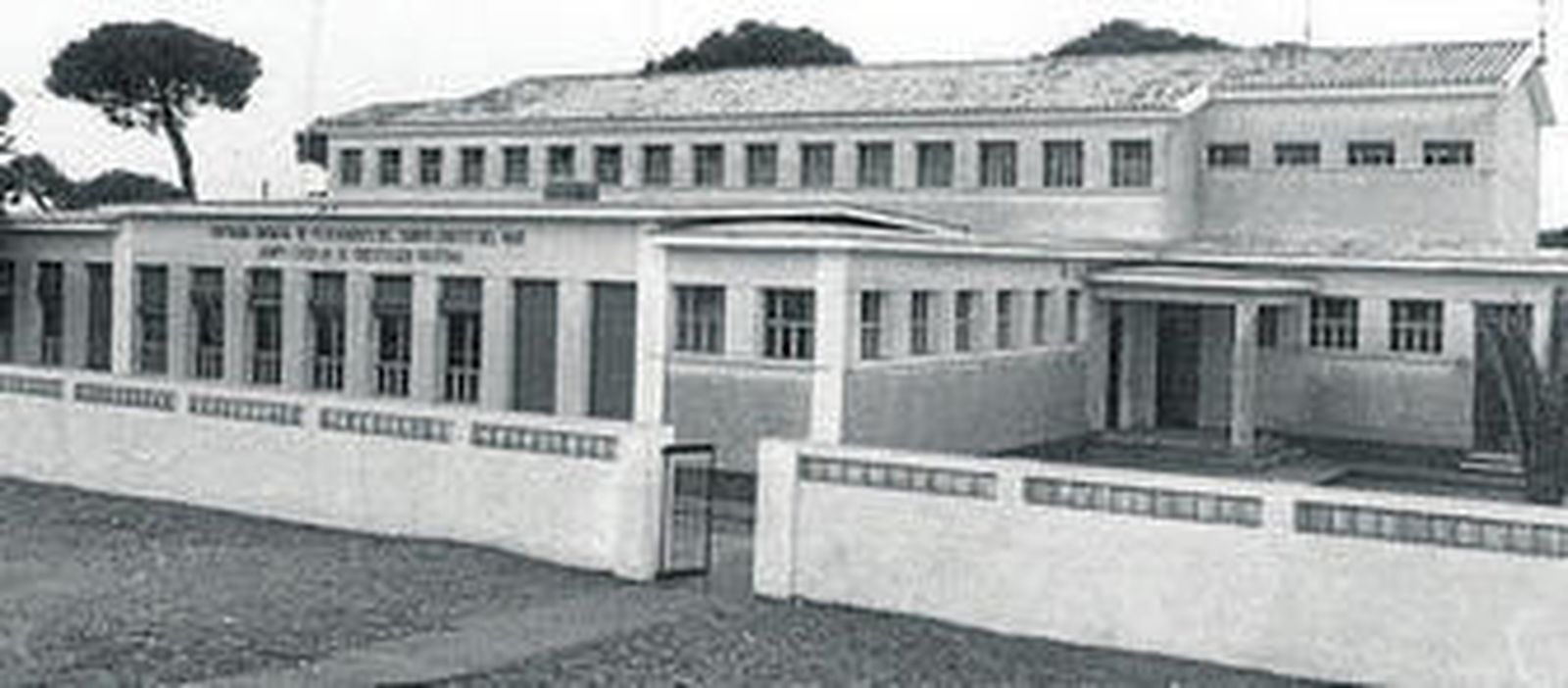 Fachada del Colegio Santo Cristo del Mar de Punta Umbría.