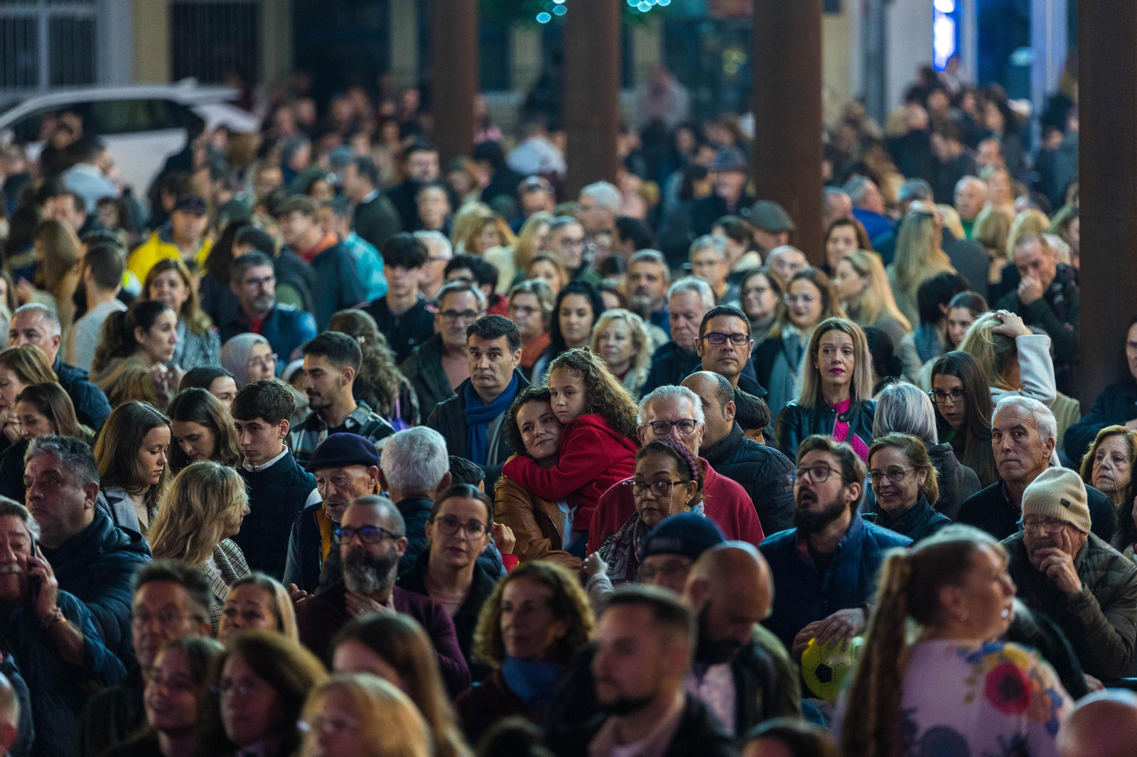 Doble sesión de zambombas navideñas en la plaza del Rey de San Fernando