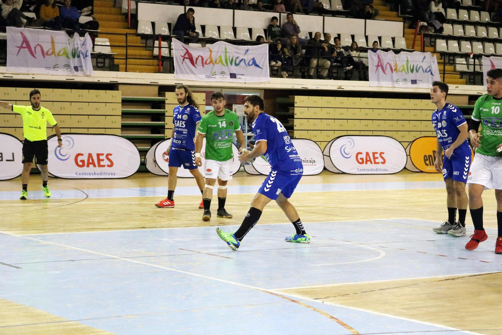 Agustín Vidal, previo disparo desde los siete metros.