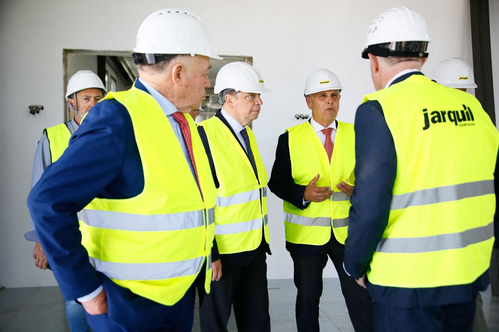 Luis Planas en una visita a la cooperativa Única