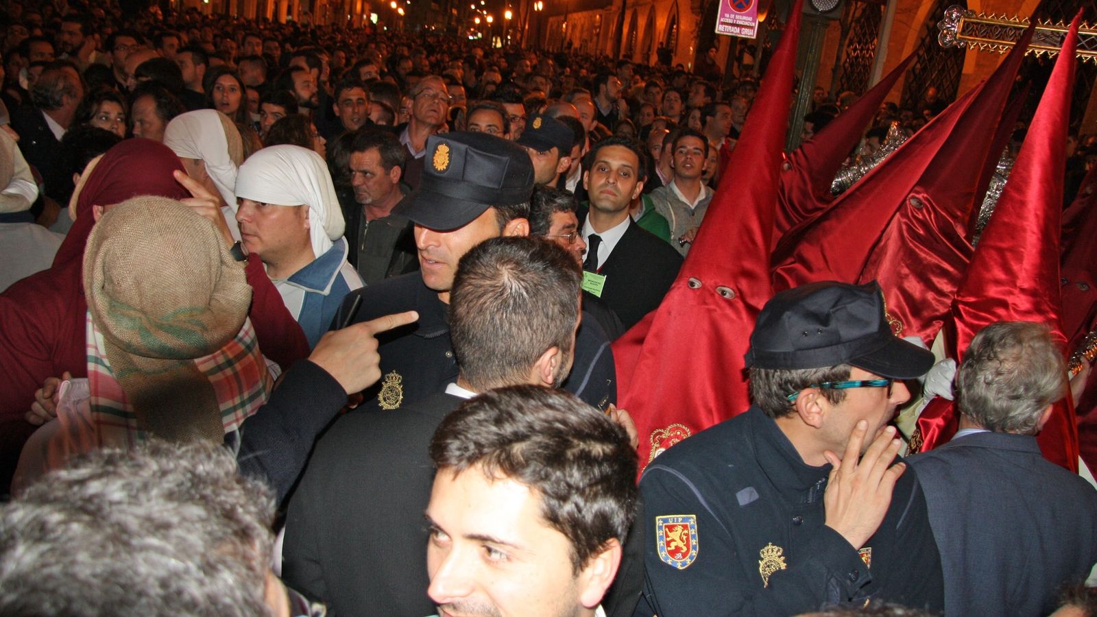 La tensión en los nazarenos de la Lanzada.
