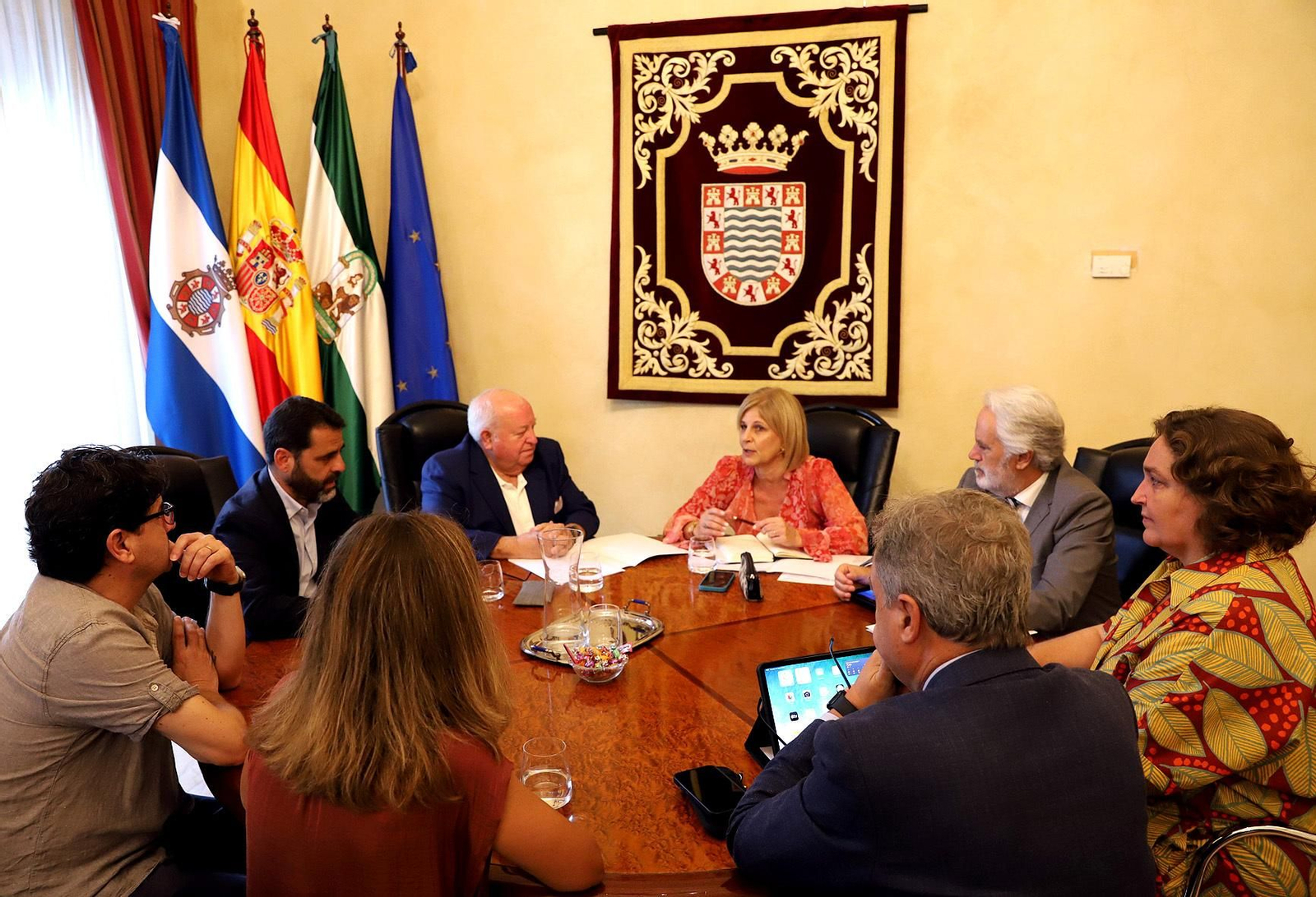 Reunión del gobierno municipal con representantes de las entidades organizadoras de la Feria profesional de la Construcción  ‘ExpoConstruye’.