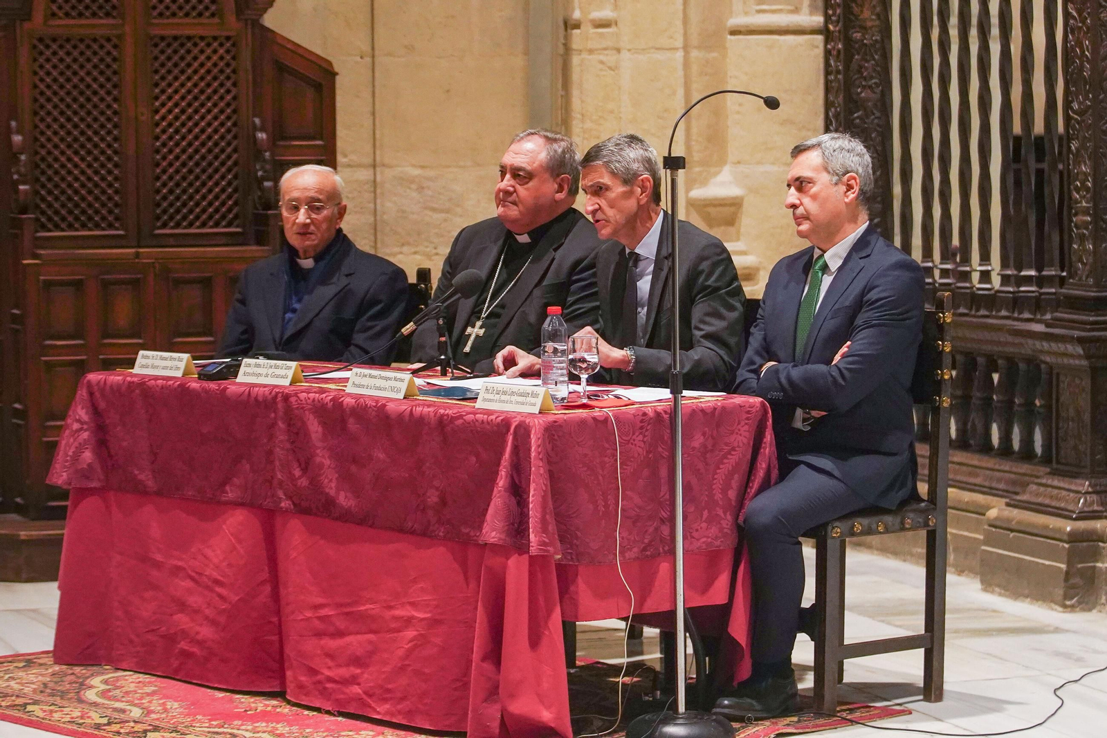 Galería | Así se ha presentado el libro sobre los retablos de la capilla real de Granada