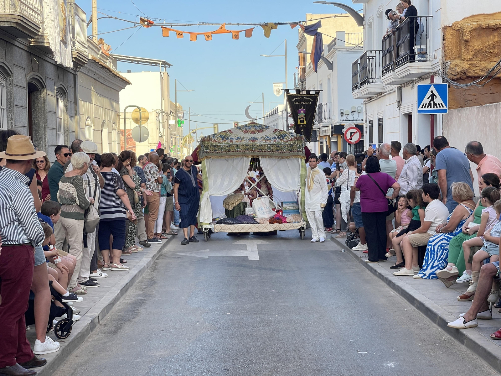 El desfile de Moros y Cristianos de Vera, en imágenes