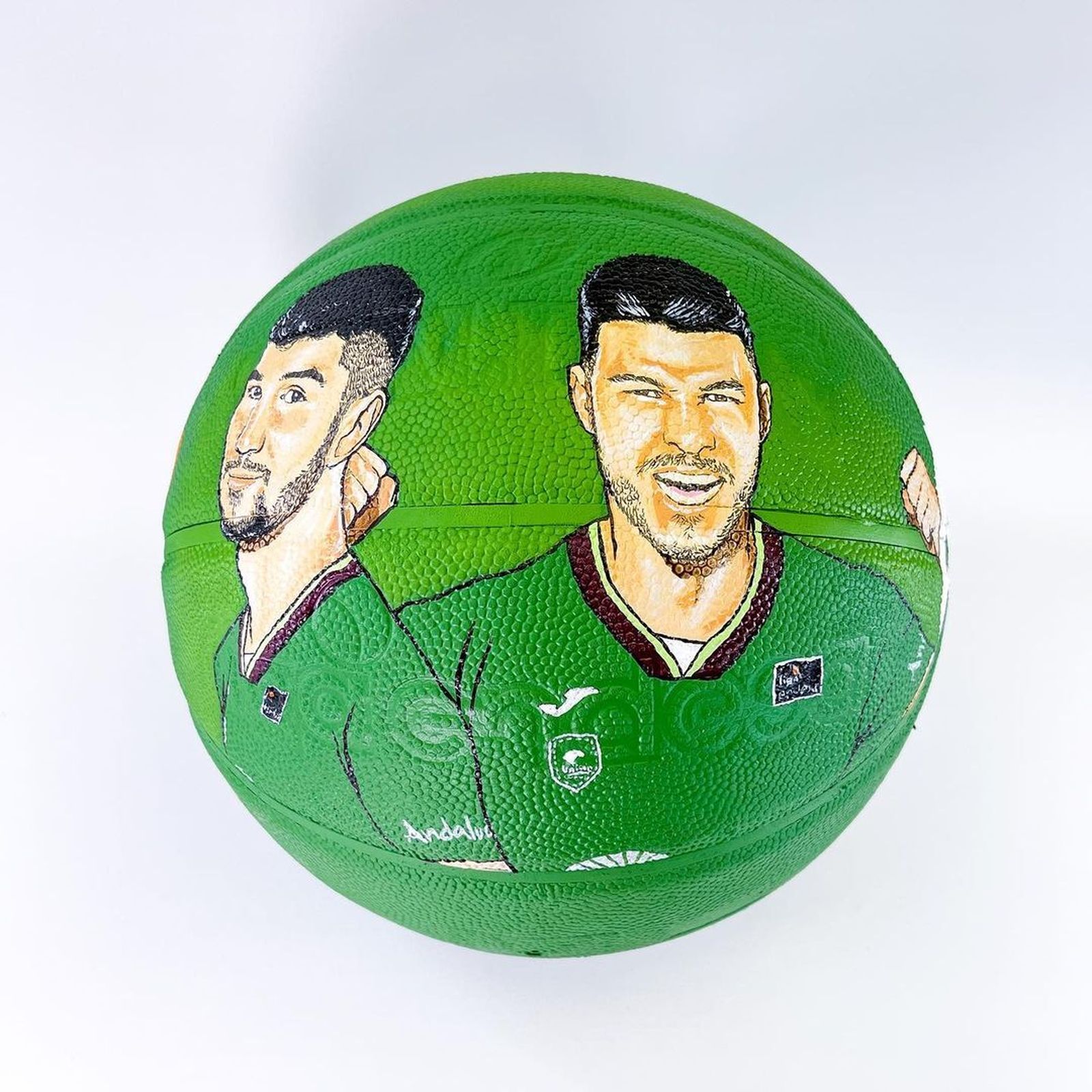 Un balón espectacular: las caras de Alberto, Jaime, Barreiro y Brizuela con el Carpena