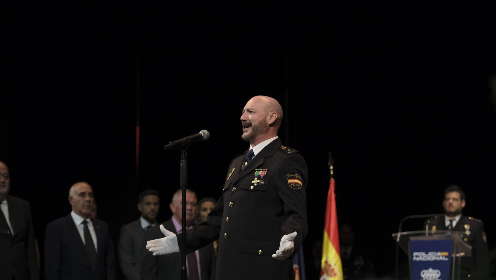 Así ha sido la celebración del Día de la Policía Nacional de Almería en el Maestro Padilla, en imágenes