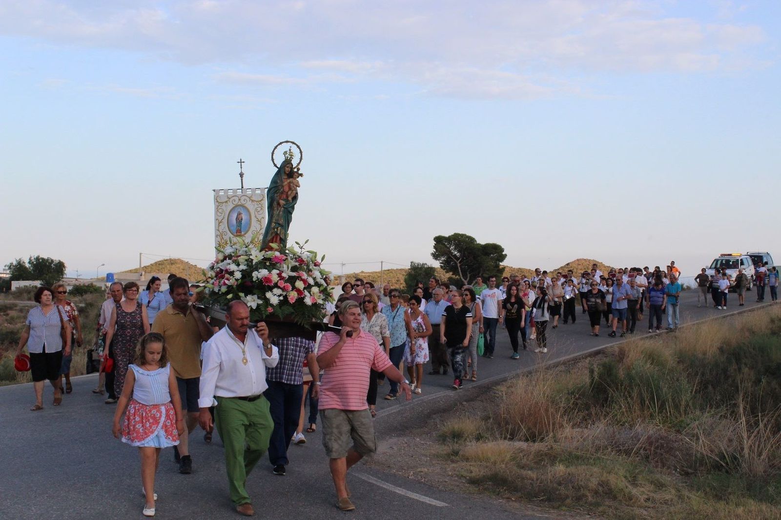 Fiesta, paella, procesión y hasta geoda
