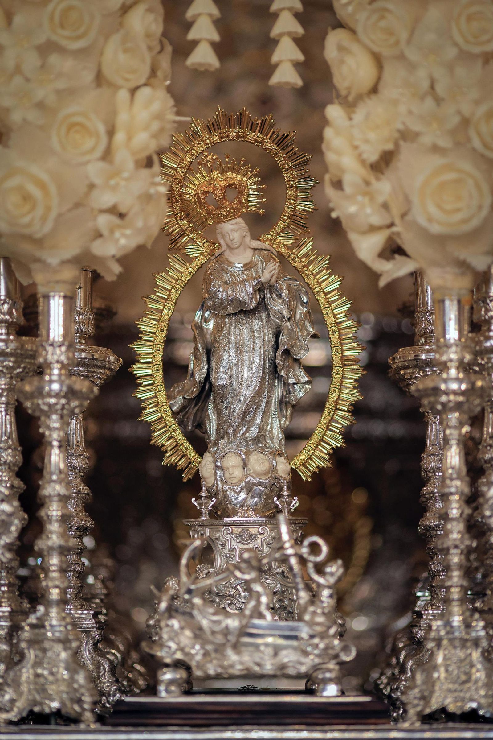 La Esperanza de Triana en su paso para la Magna de Sevilla, todas las imágenes