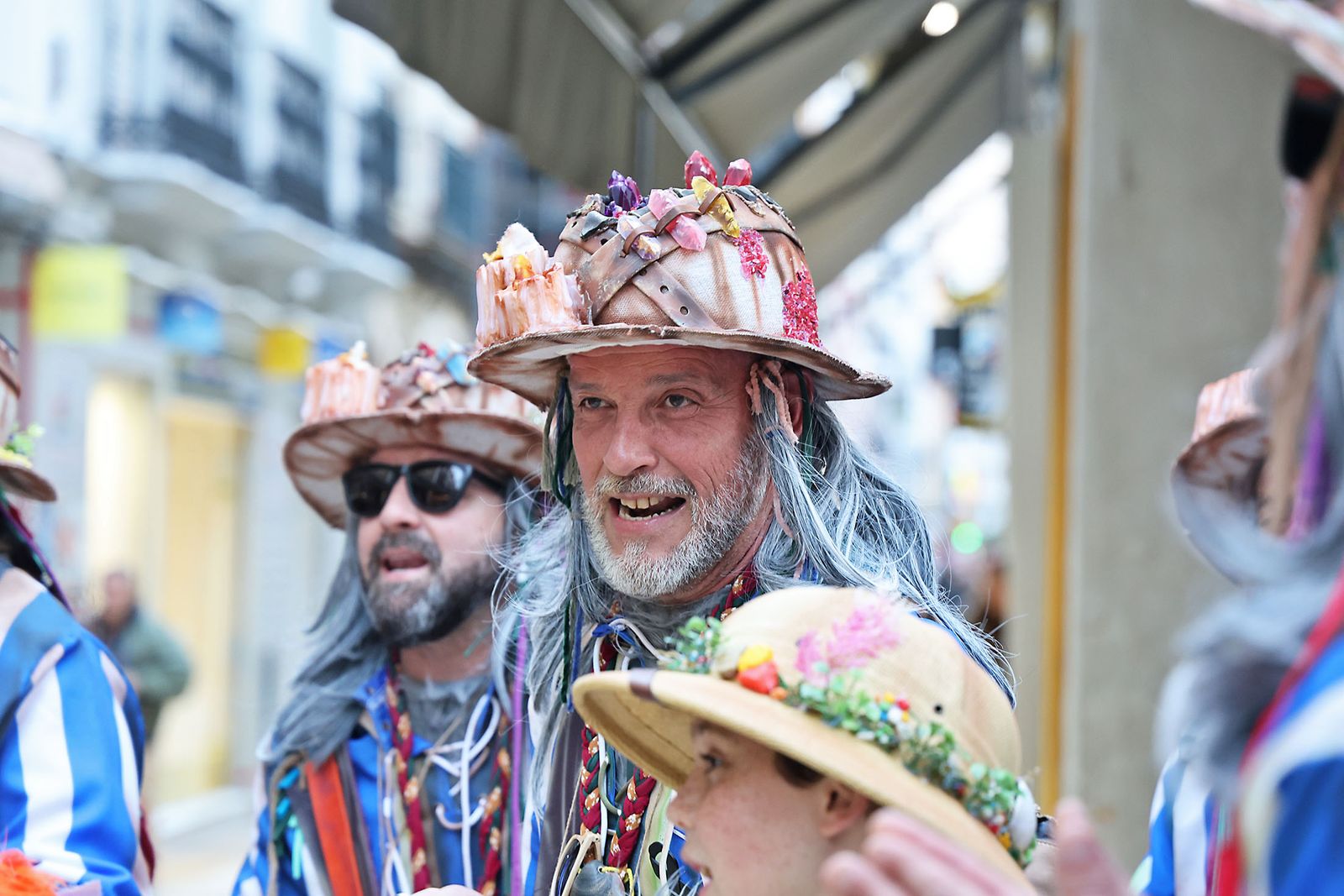 Las agrupaciones del Carnaval Colombino toman las calles del centro de Huelva