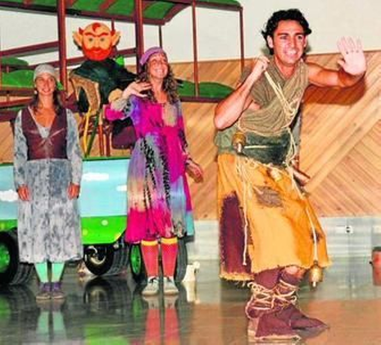 Integrantes de El carromato durante una representación en el Alfonso X.