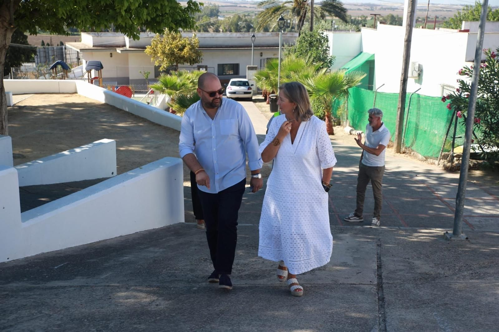 Javier Bello y Ana Bertón, en su visita a Los Albarizones.