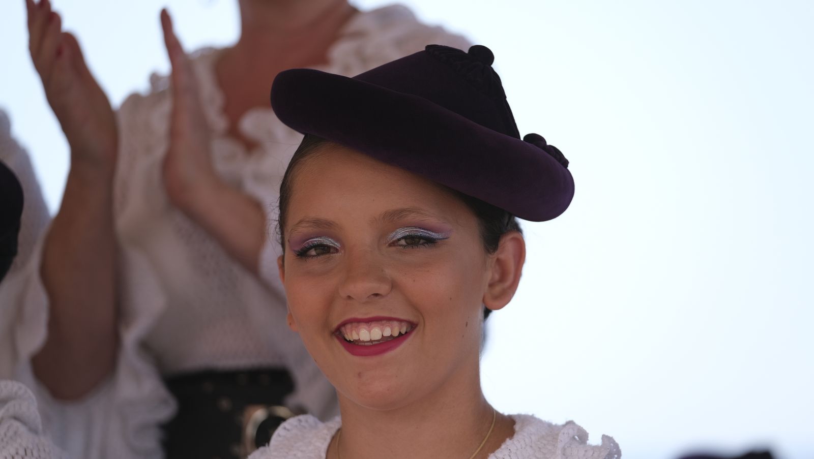 Imágenes de la carrera de cintas a caballo en las Fiestas de Moros y Cristianos de Mojácar