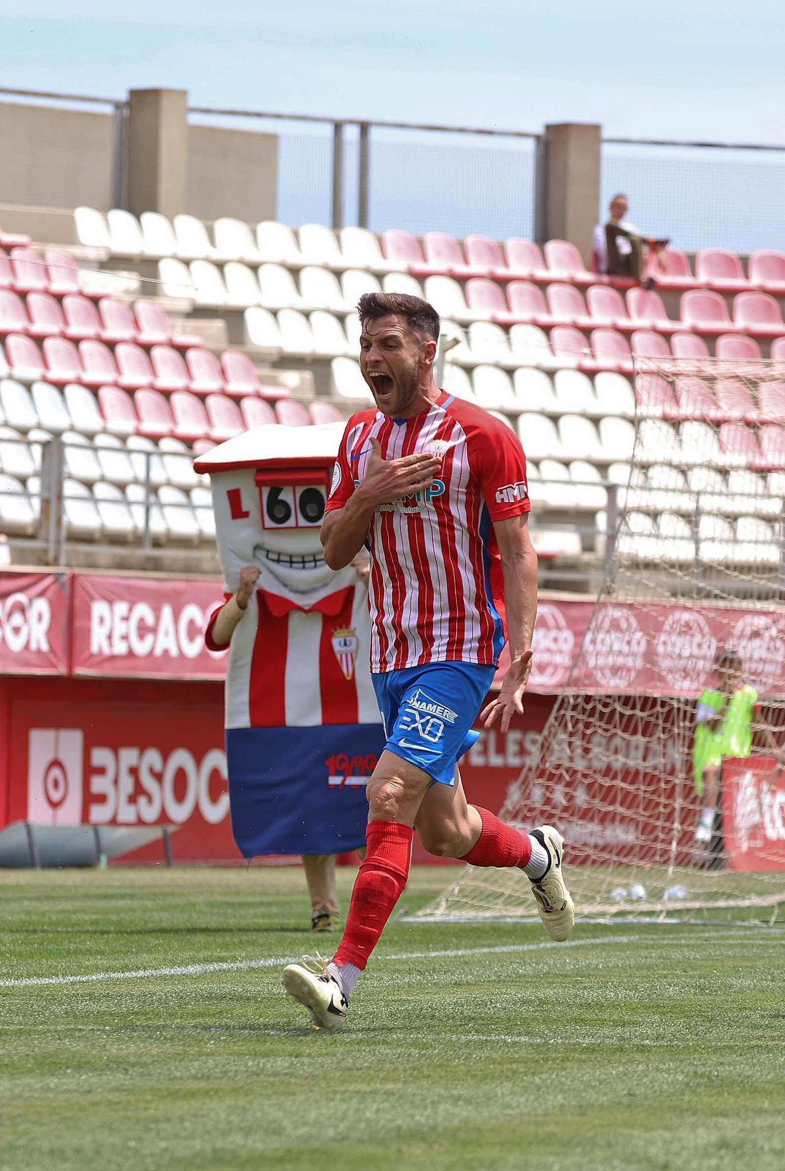Las  mejores fotos del Algeciras - Atlético Baleares de Primera RFEF