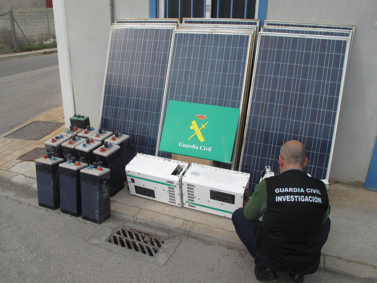 Placas solares sustraídas.