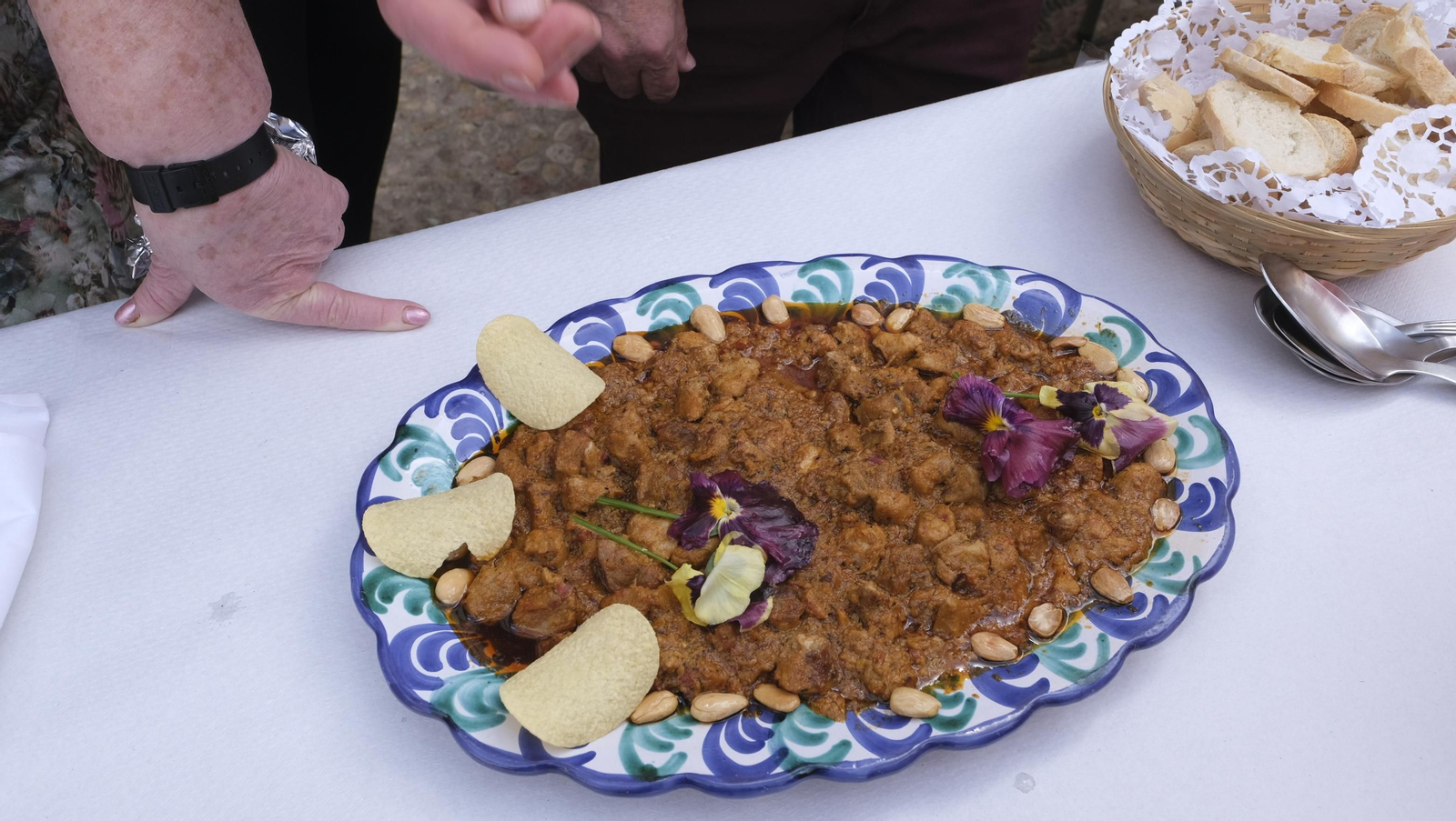 Imágenes de la paella popular en las Fiestas de Canjáyar