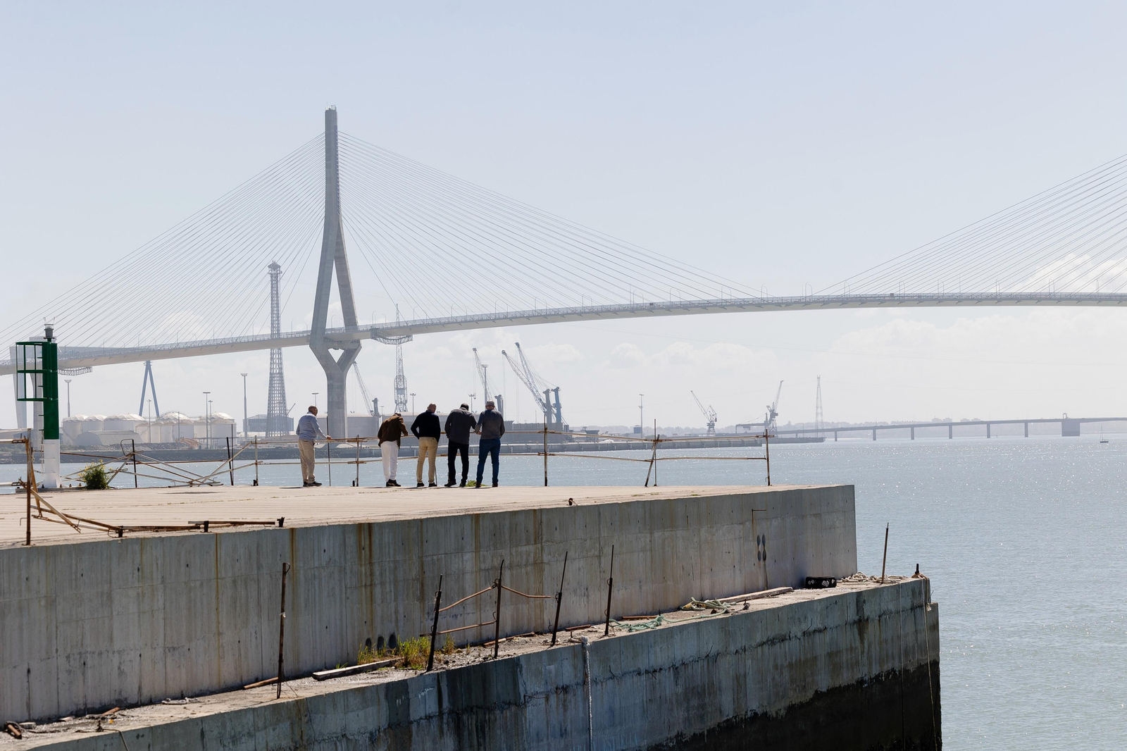Imágenes del acto de la puesta de la primera piedra de la segunda fase de la ampliación de la nueva terminal de contenedores del puerto de Cádiz