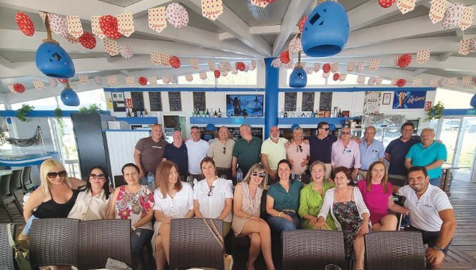 Alejandro Grosso, Carlos Medina, Antonio Piña, Juanma Moreno, Sebastián Brenes, Fran Fernández, Rafael García,  Carmen e Isabel Muñoz, Marian Ortiz, María Antonia Pérez, Lola Candón, Cati Pérez y Lola Amado, entre otros.