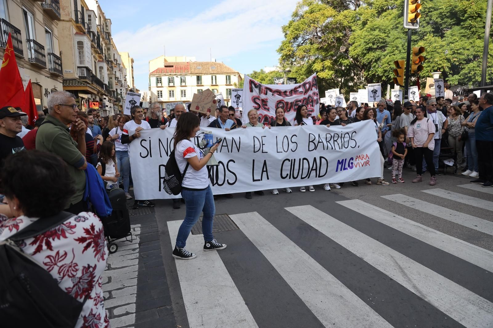 Las fotos de la multitudinaria manifestación por la vivienda en Málaga este 9N
