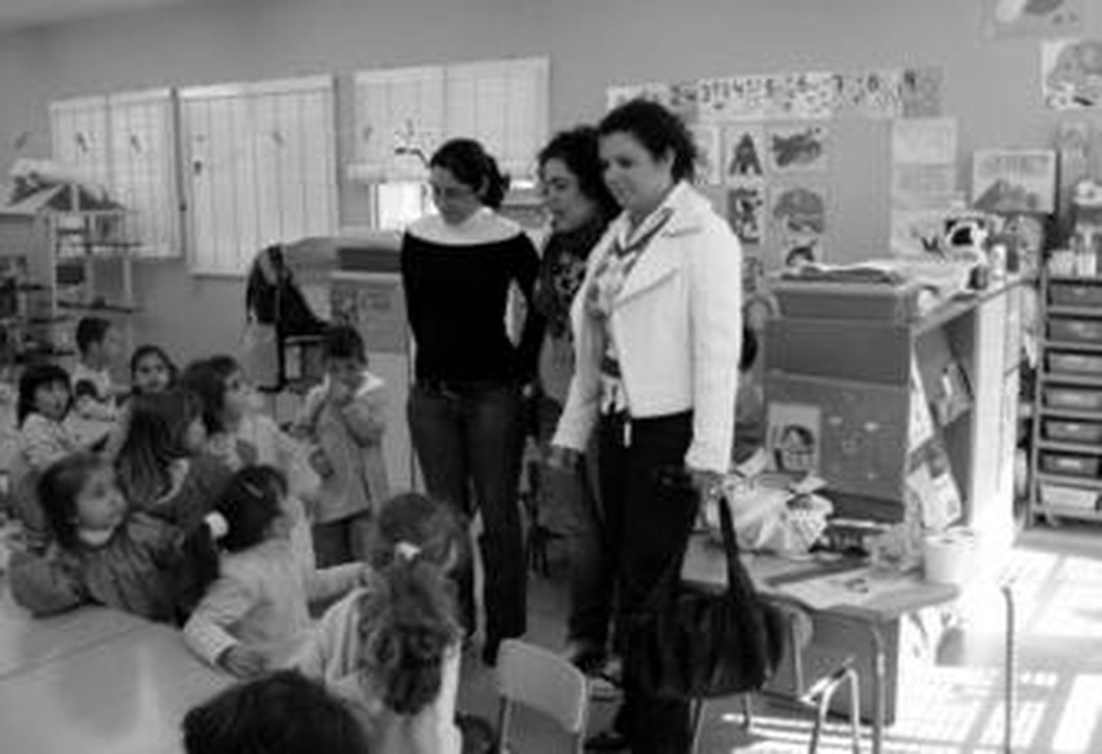 Francisca Pizarro, ayer durante su visita al CEIP Pelayo.