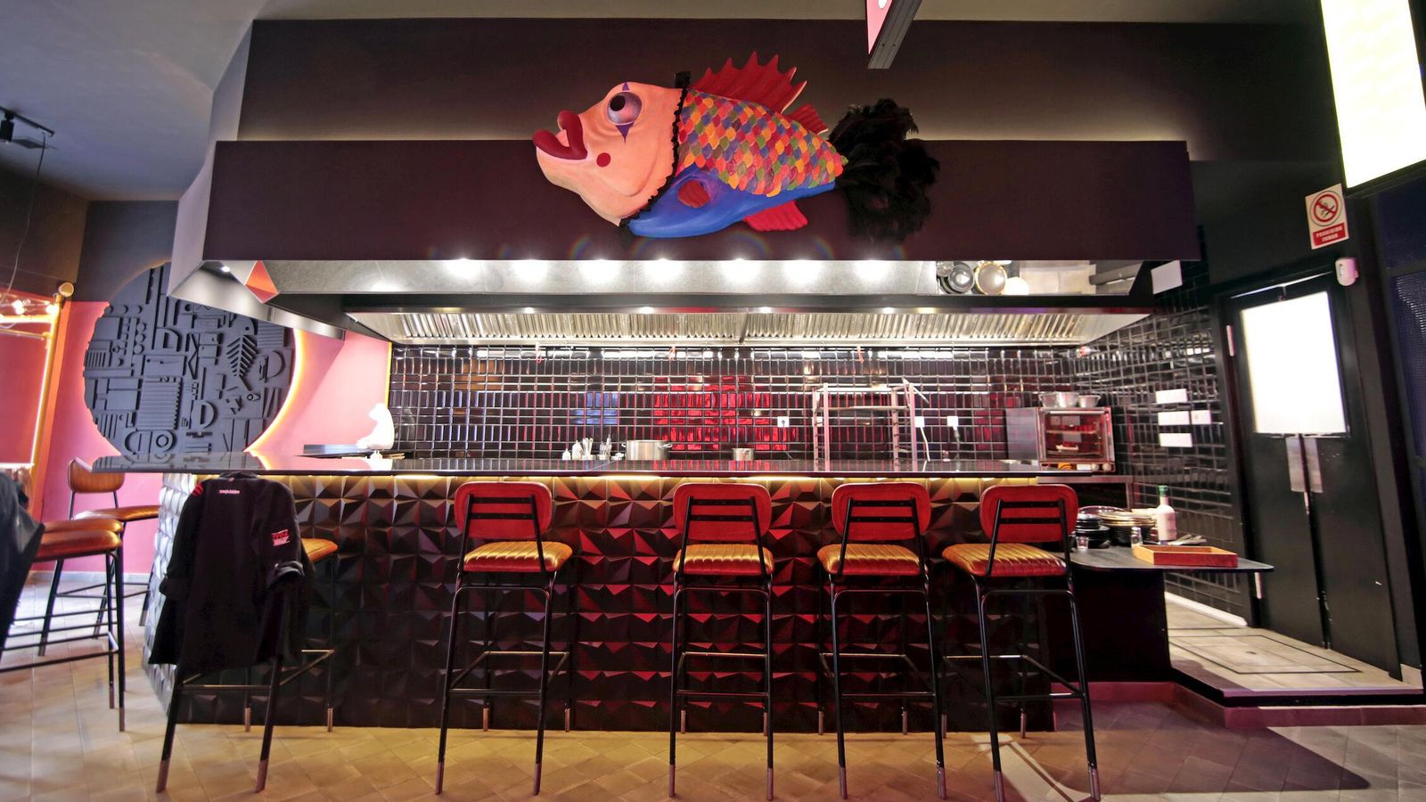 Una vista de la barra del local.