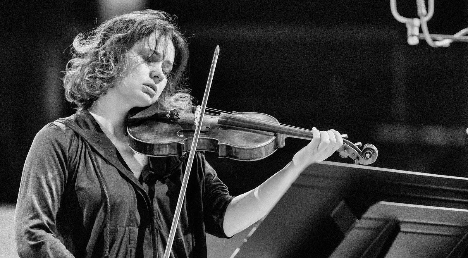 La violinista moldava Patricia Kopatchinskaja (Chisináu, 1977) durante una grabación.
