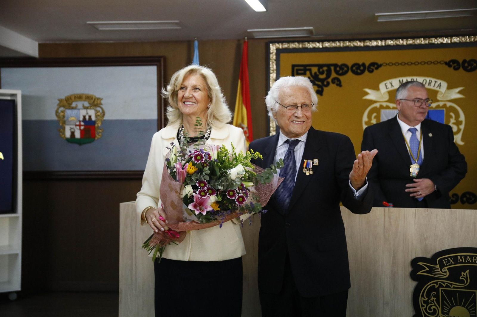 Las imágenes del nombramiento de hijo predilecto de Garrucha a José María Martínez de Haro