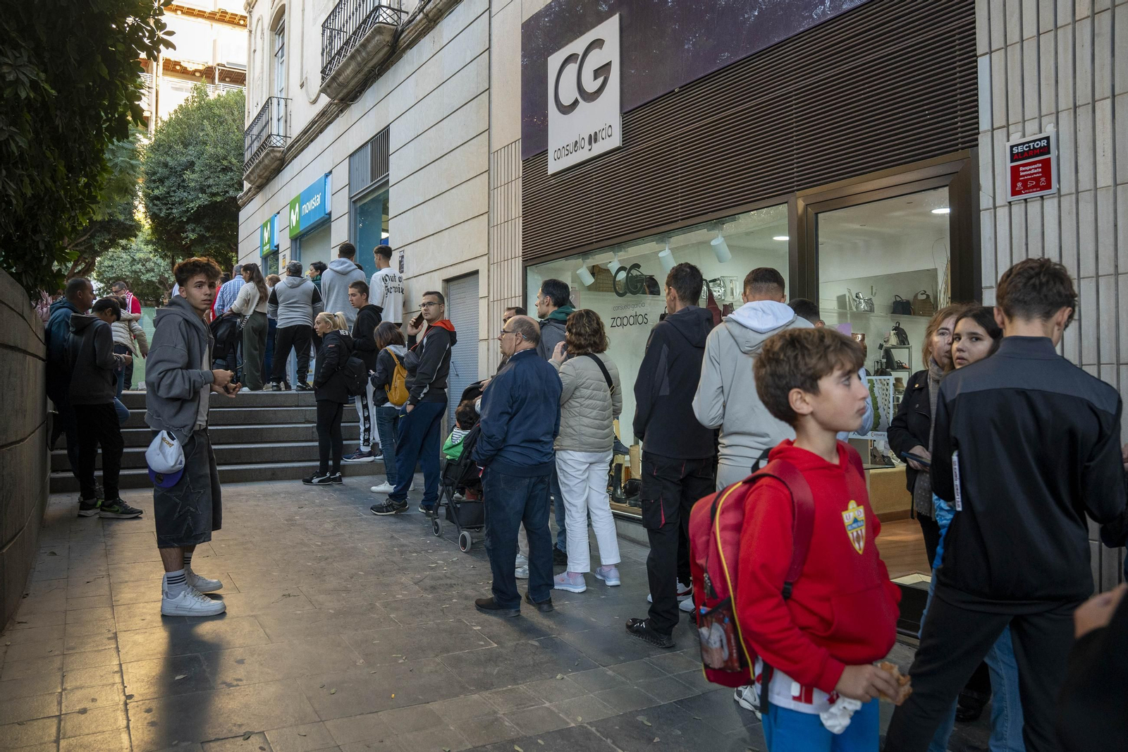Las imágenes del encuentro con los aficionados de Monte y Bonini en el Paseo de Almería