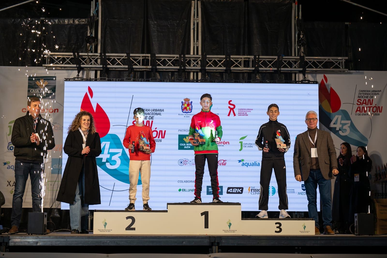 En imágenes: entrega de trofeos de todas las categorías de la Carrera de San Antón 2026