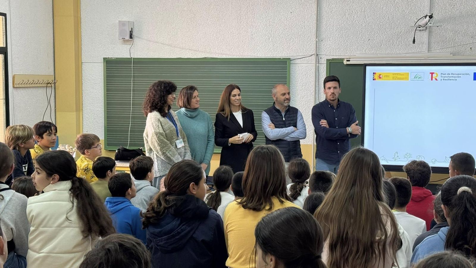 Adrián Cano estuvo presente en la charla en el centro educativo aljaraqueño.