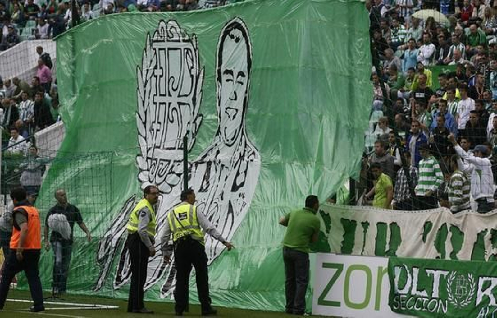 El Betis deja escapar otros dos puntos en casa ante el Murcia. / Antonio Pizarro