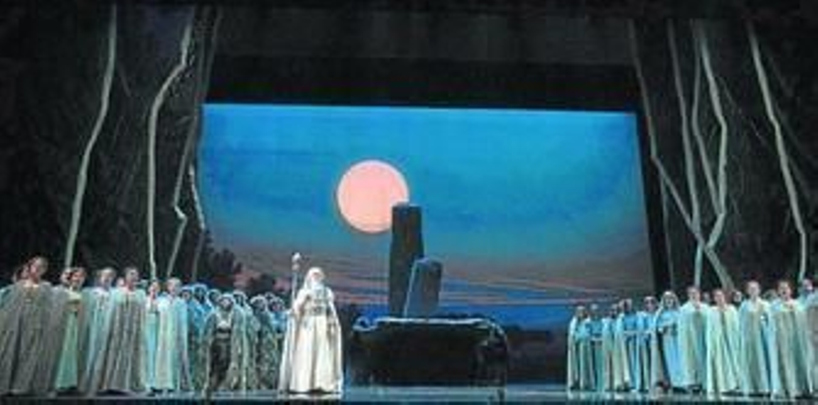 La producción del Teatro Reggio de Turín es la segunda 'Norma' que programa el Maestranza en su historia.