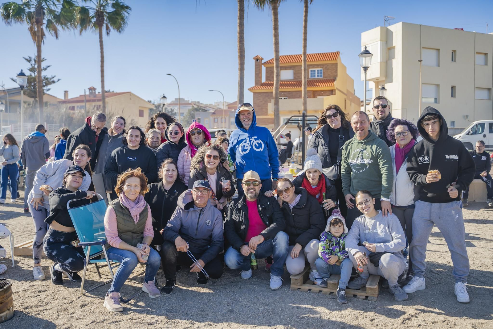 Miles de personas despiden el año 2024 en Las Moragas de Roquetas, en imágenes
