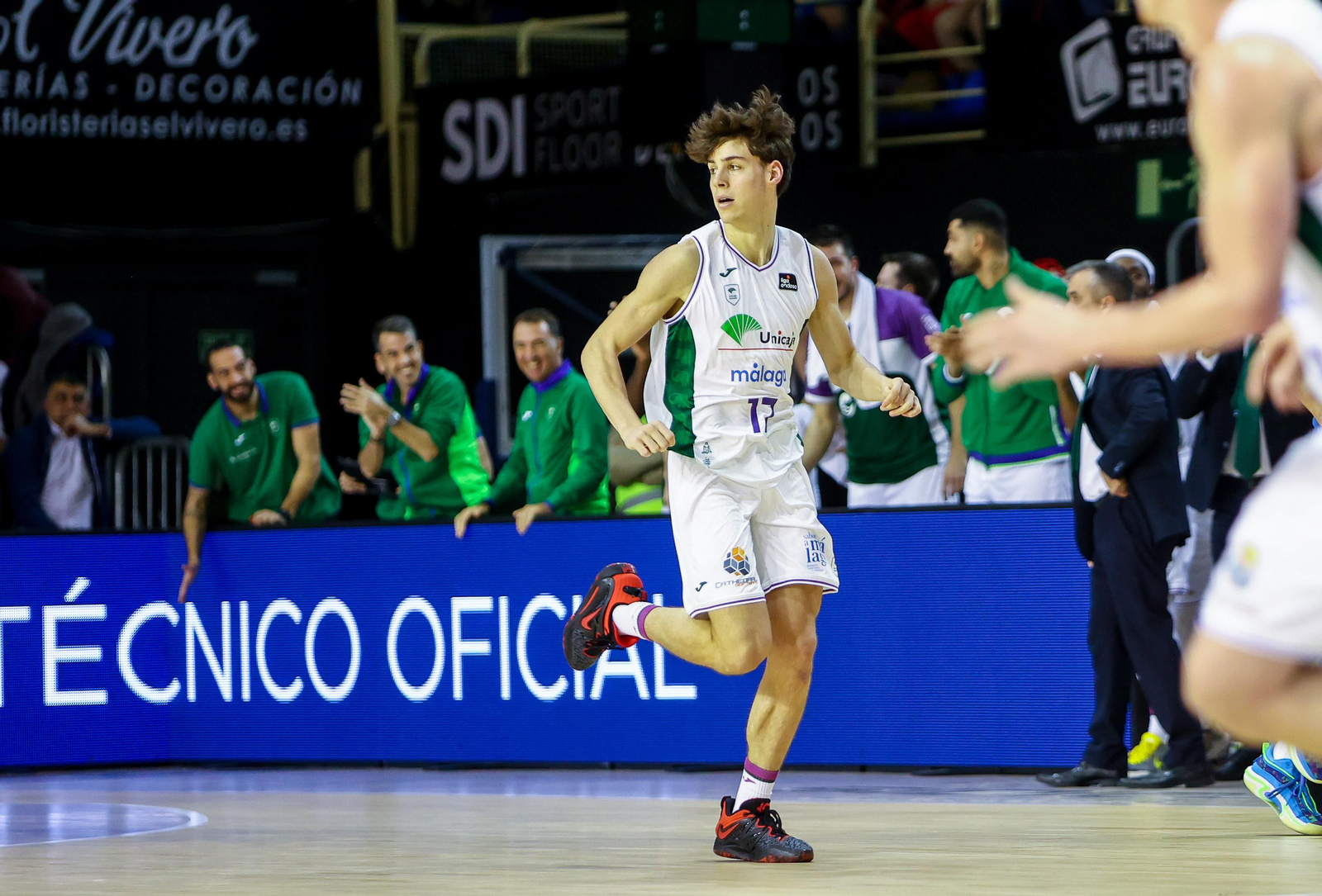 Mario Saint-Supéry, tras meter su canasta.