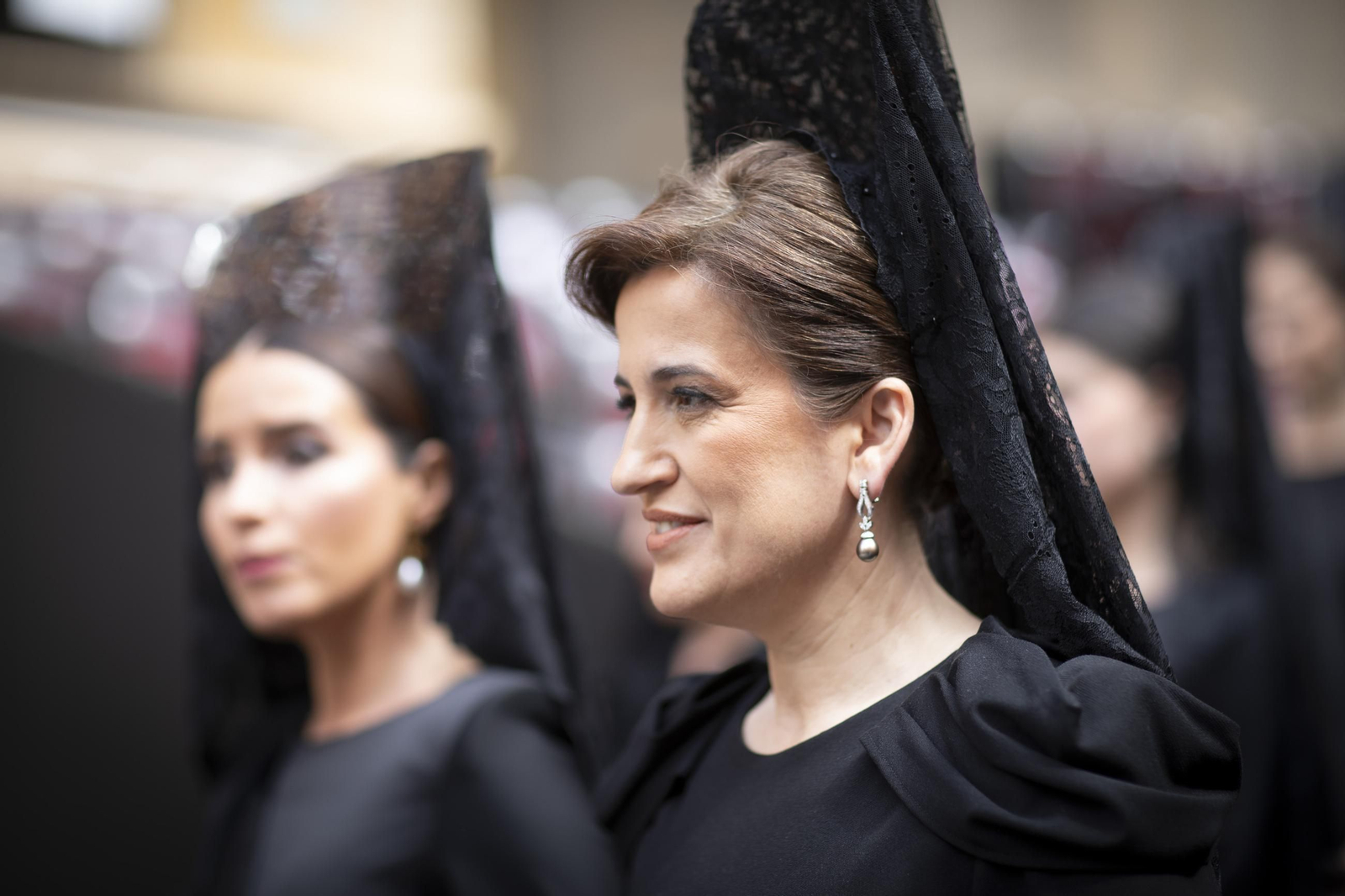 Las mantillas toman Granada en el Viernes de Dolores