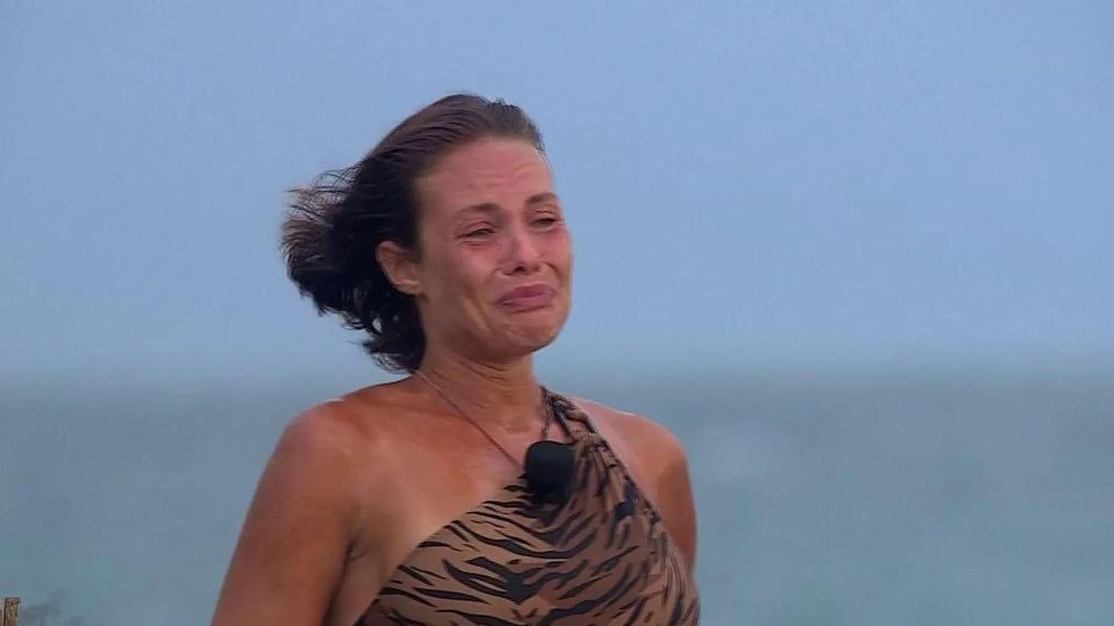 Jessica Bueno se ha derrumbado al repasar los acontecimientos más importantes de su vida en 'Supervivientes All Stars'.