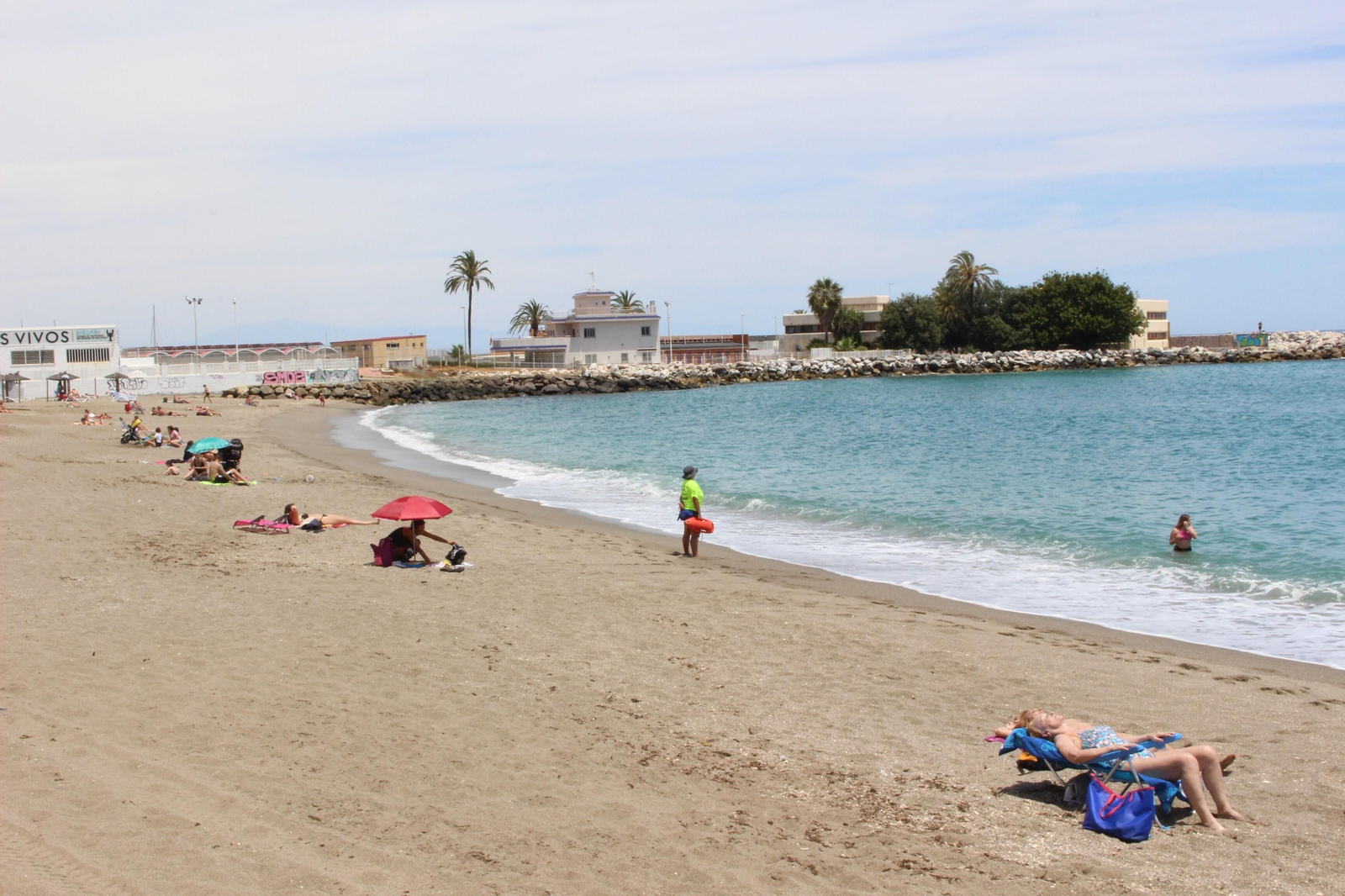 Fotos de la desescalada: Fuengirola ya disfruta del sol y la playa en la fase 2