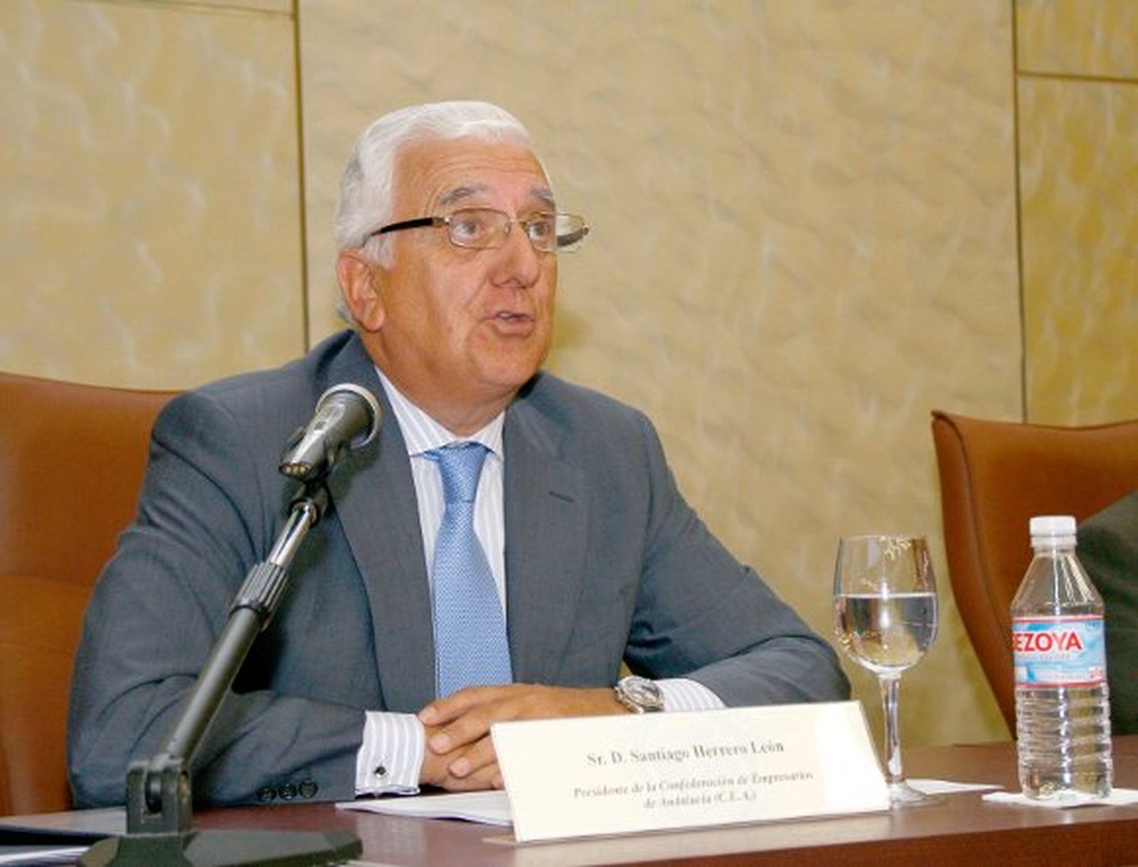 La CEOE vive unos comicios con dos rivales en liza por primera vez en su historia