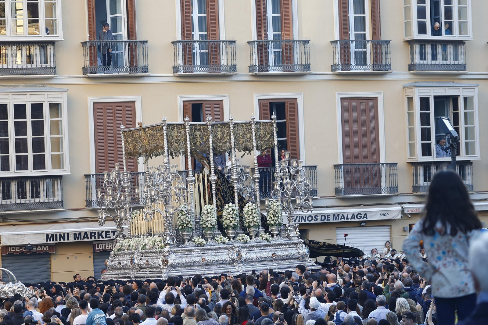 El Sepulcro el Viernes Santo en Málaga, en imágenes