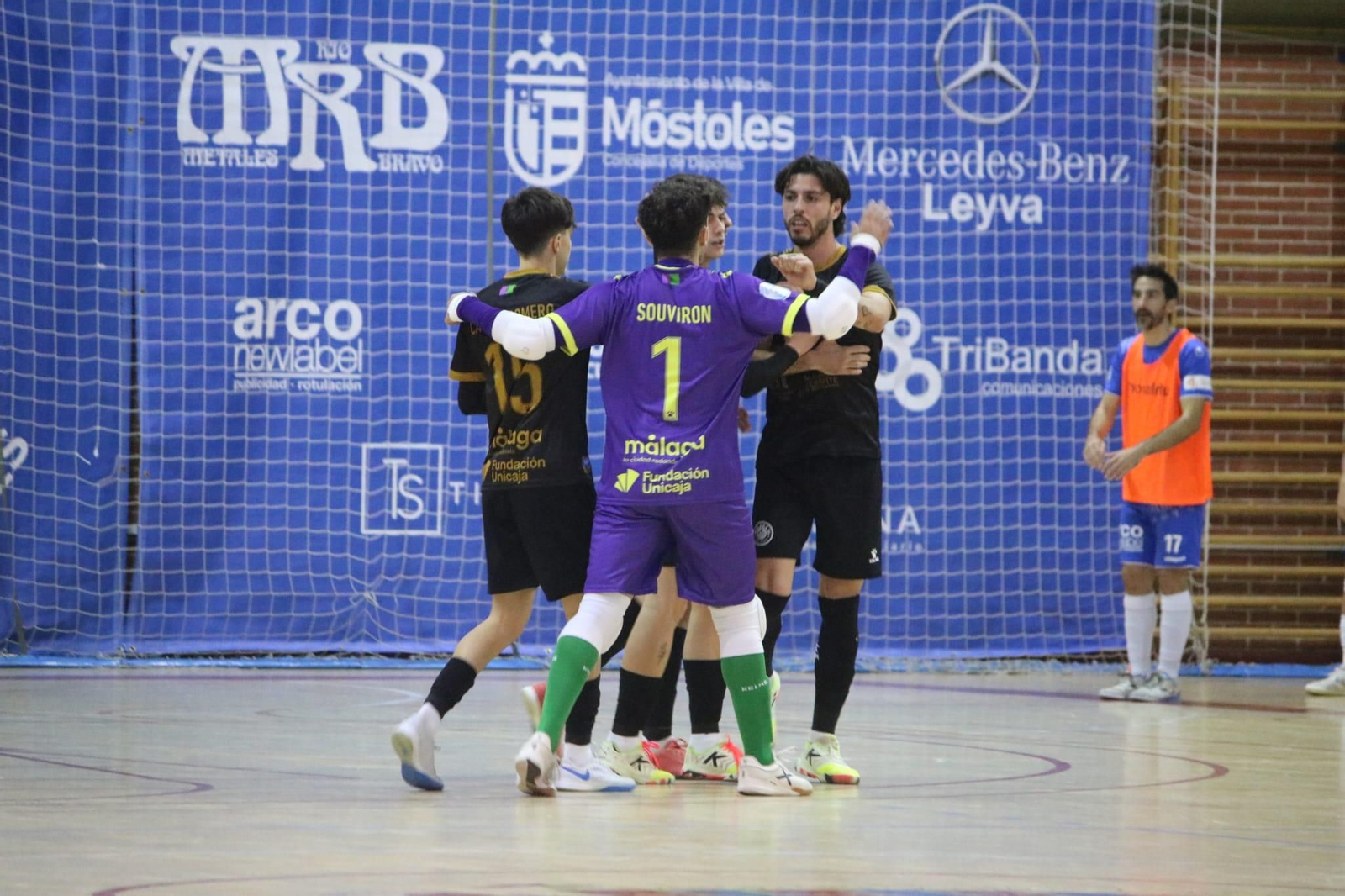 Al Heredia 21 se le escapan los puntos en Móstoles (2-1)