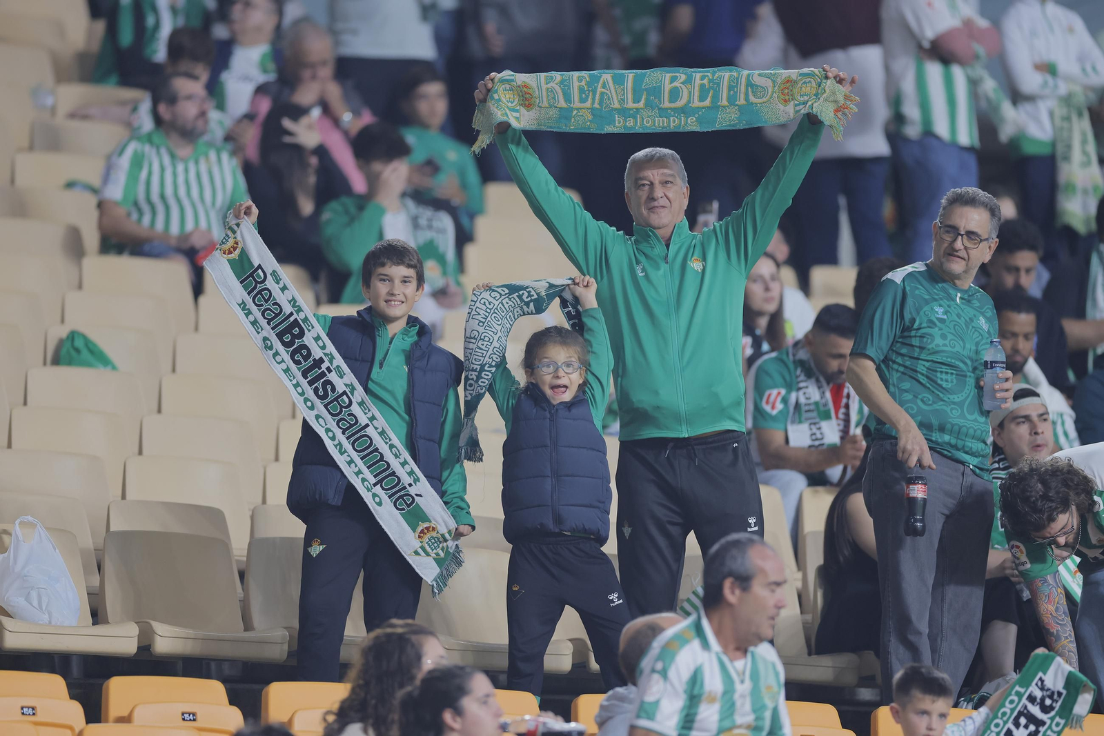 Búscate en las fotos del Betis - Mallorca