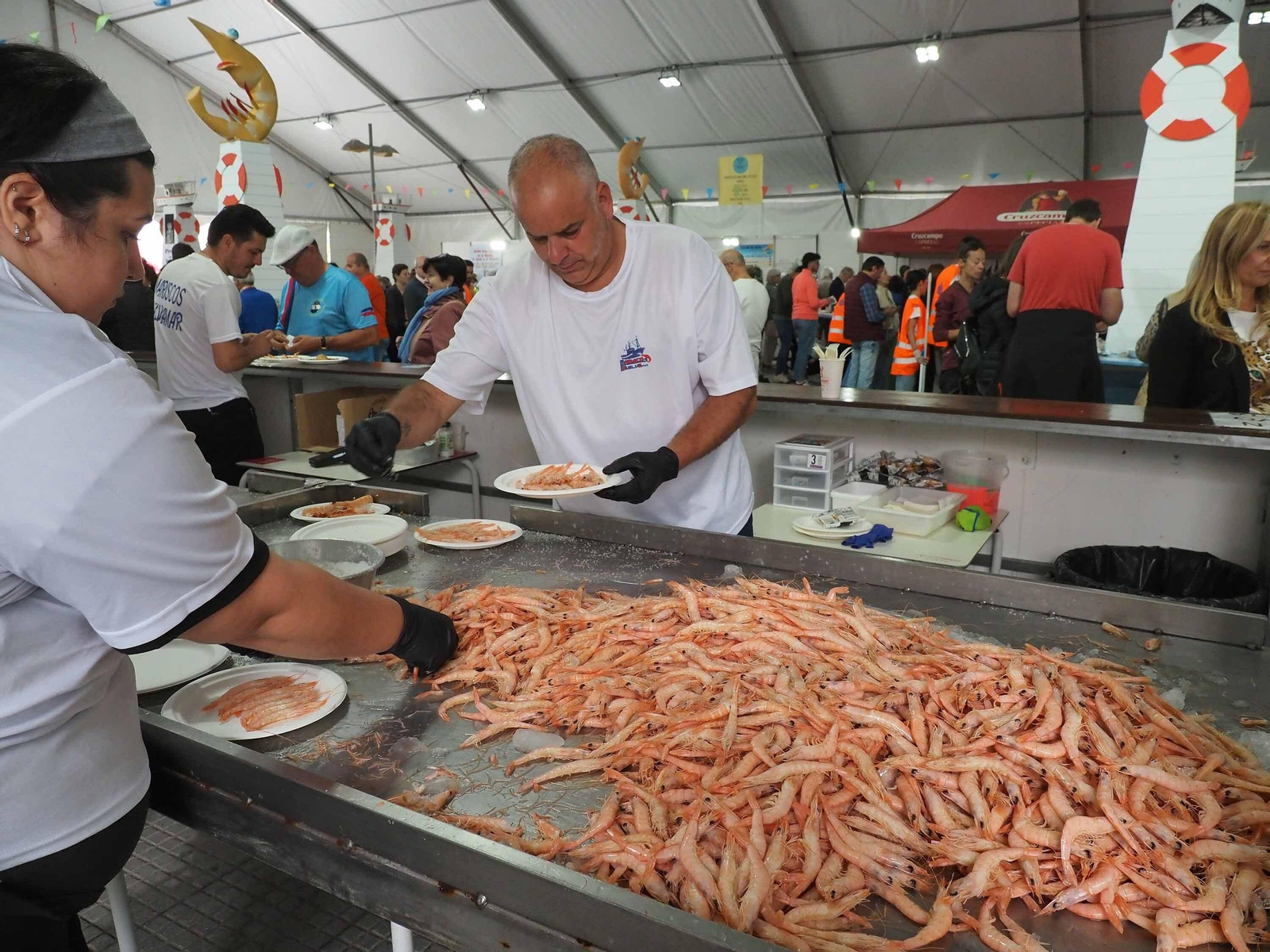 Las mejores fotografías del primer día de la Feria de la Gamba de Punta Umbría