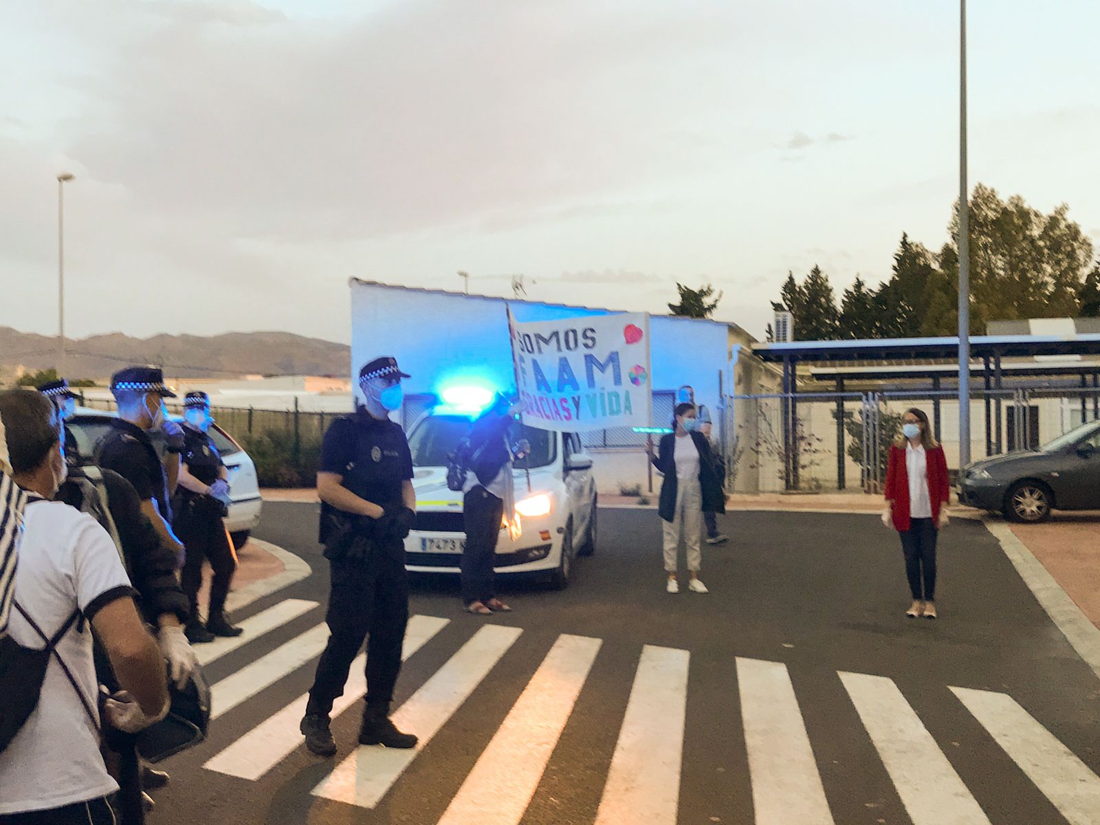 Salida tras confinamiento de 45 días de trabajadores de FAAM en imágenes