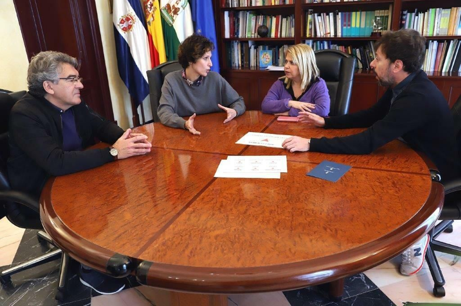 Un momento de la reunión celebrada en el Ayuntamiento.