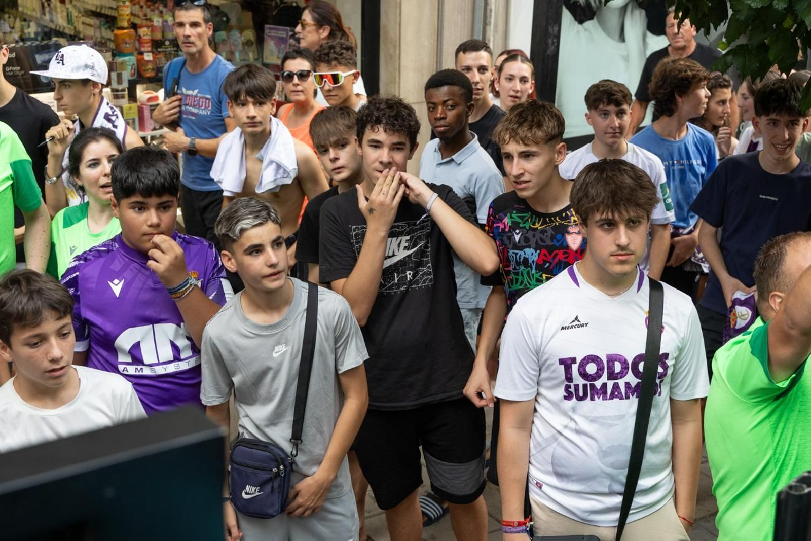 La fiesta por el ascenso del Real Jaén en La Plaza de Santa María y el Ayuntamiento