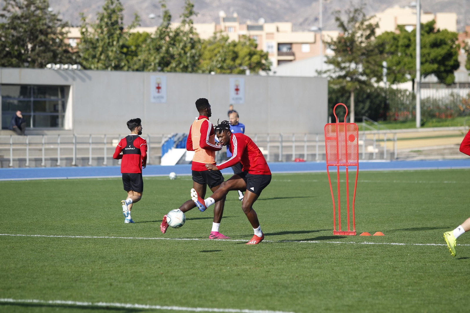 Fotogalería del entrenamiento de la UDA, 6-XII