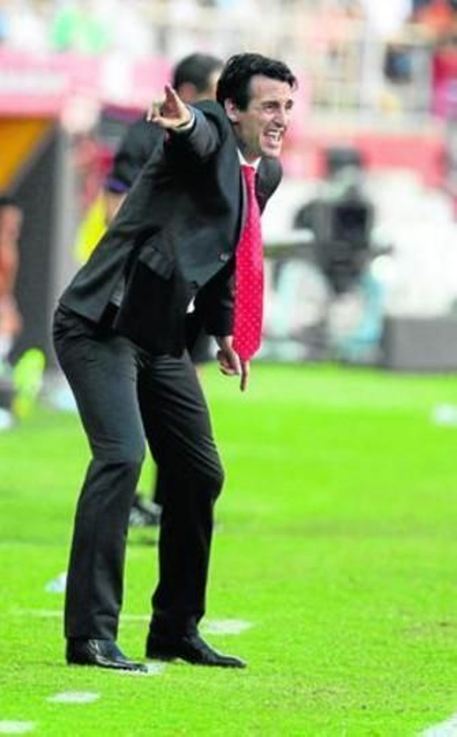 Unai Emery se desgañita en la banda del Ramón Sánchez-Pizjuán, el pasado domingo.