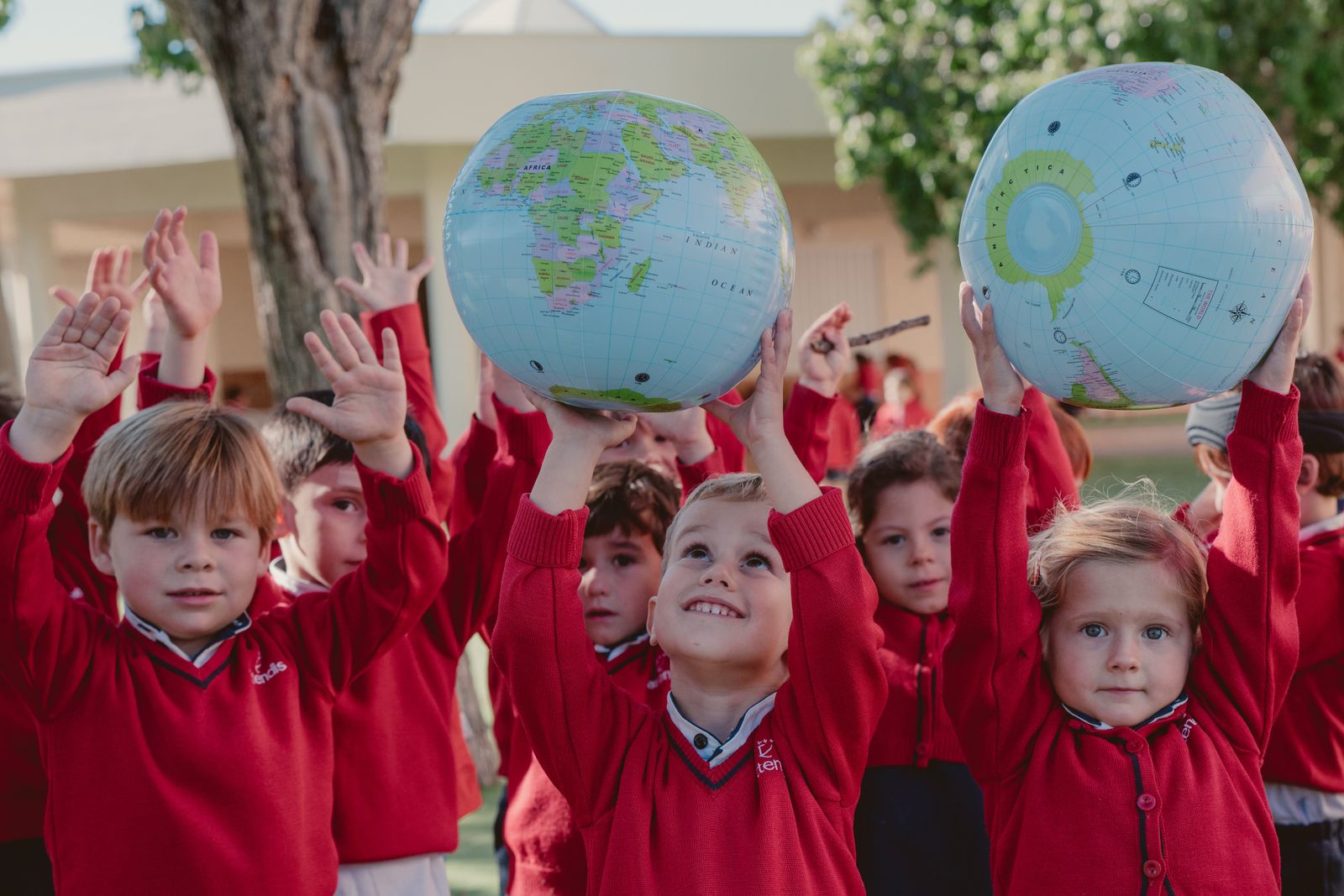 En este centro se estimula al alumnado a desarrollar y enriquecer su identidad personal. y cultural.