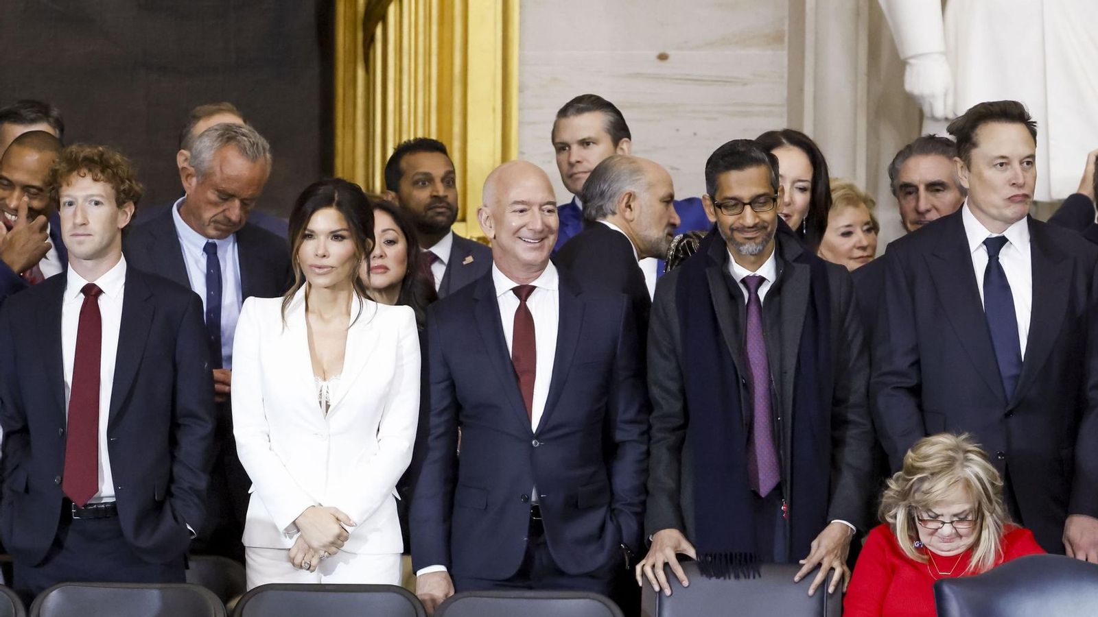 Mark Zuckerberg, Jeff Bezos, Sundar Pichai y Elon Musk, en la toma de posesión de Trump. Mark Zuckerberg, Jeff Bezos, Sundar Pichai y Elon Musk, en la toma de posesión de Trump.