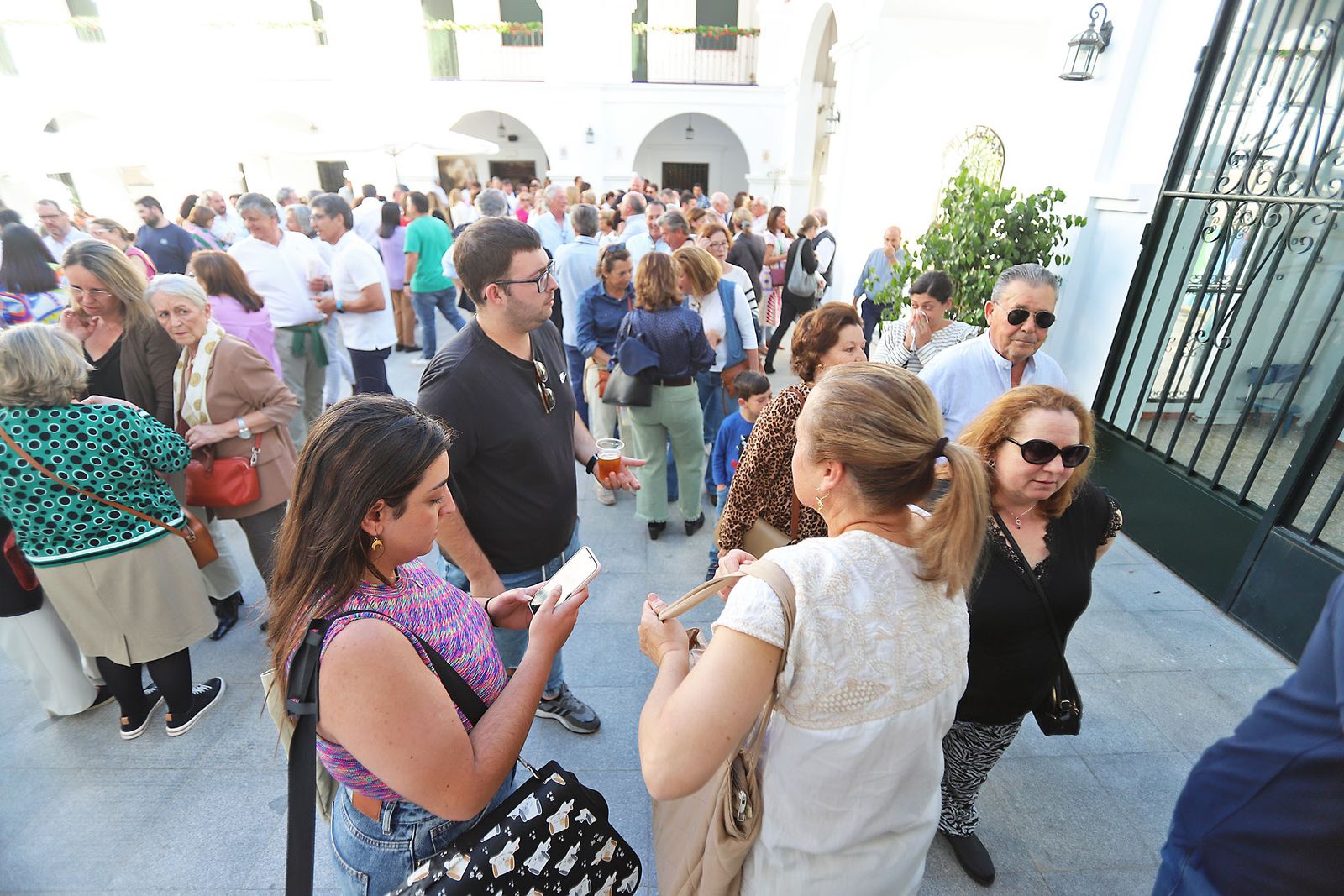 Imágenes del ambiente en las votaciones de la Hermandad del Rocío de Huelva